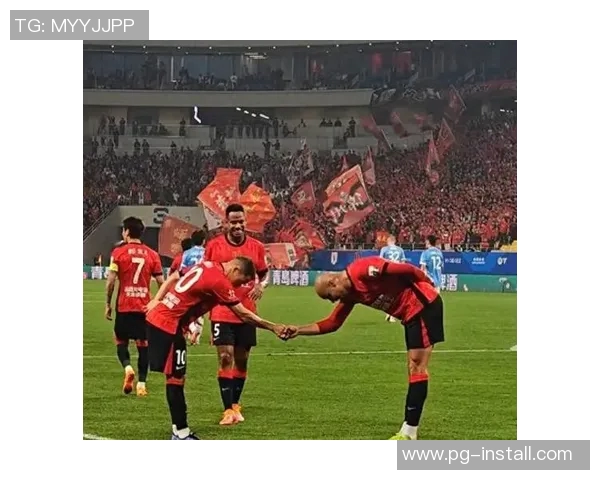 中超精彩对决国米大胜里昂红牌争议引发全场热议